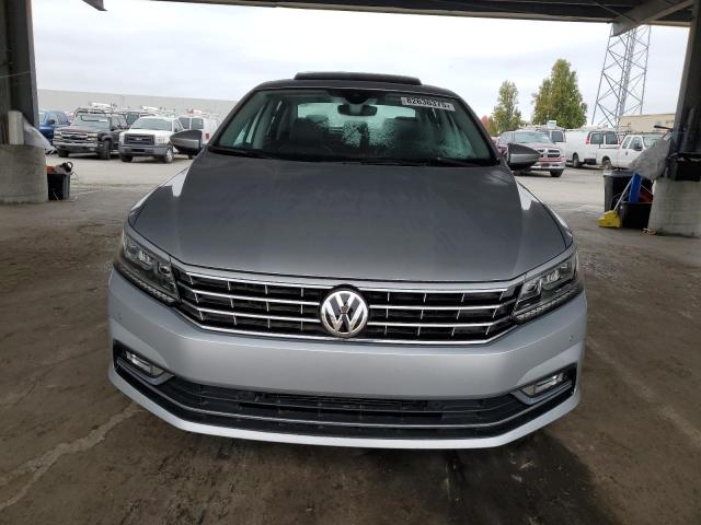 VOLKSWAGEN PASSAT 2017