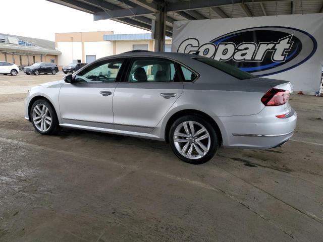 VOLKSWAGEN PASSAT 2017
