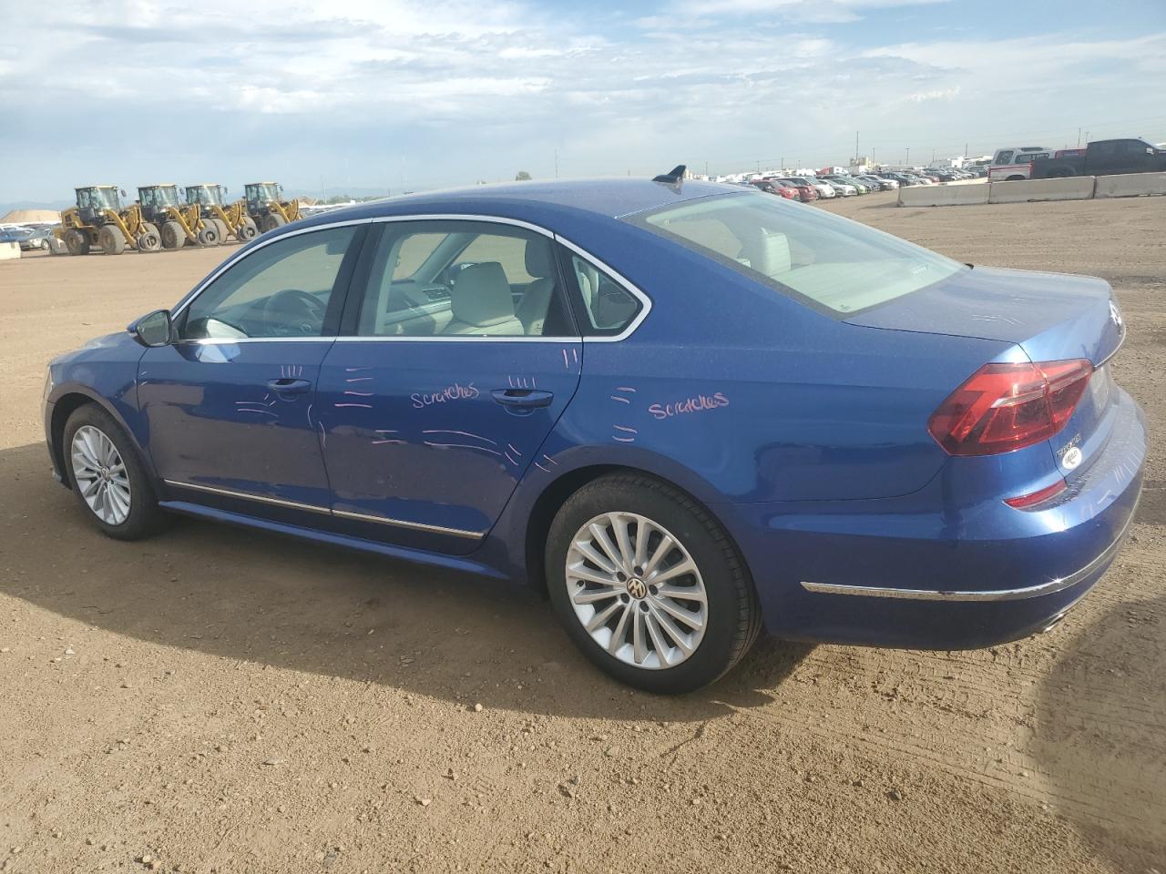 VOLKSWAGEN Passat SE 2017
