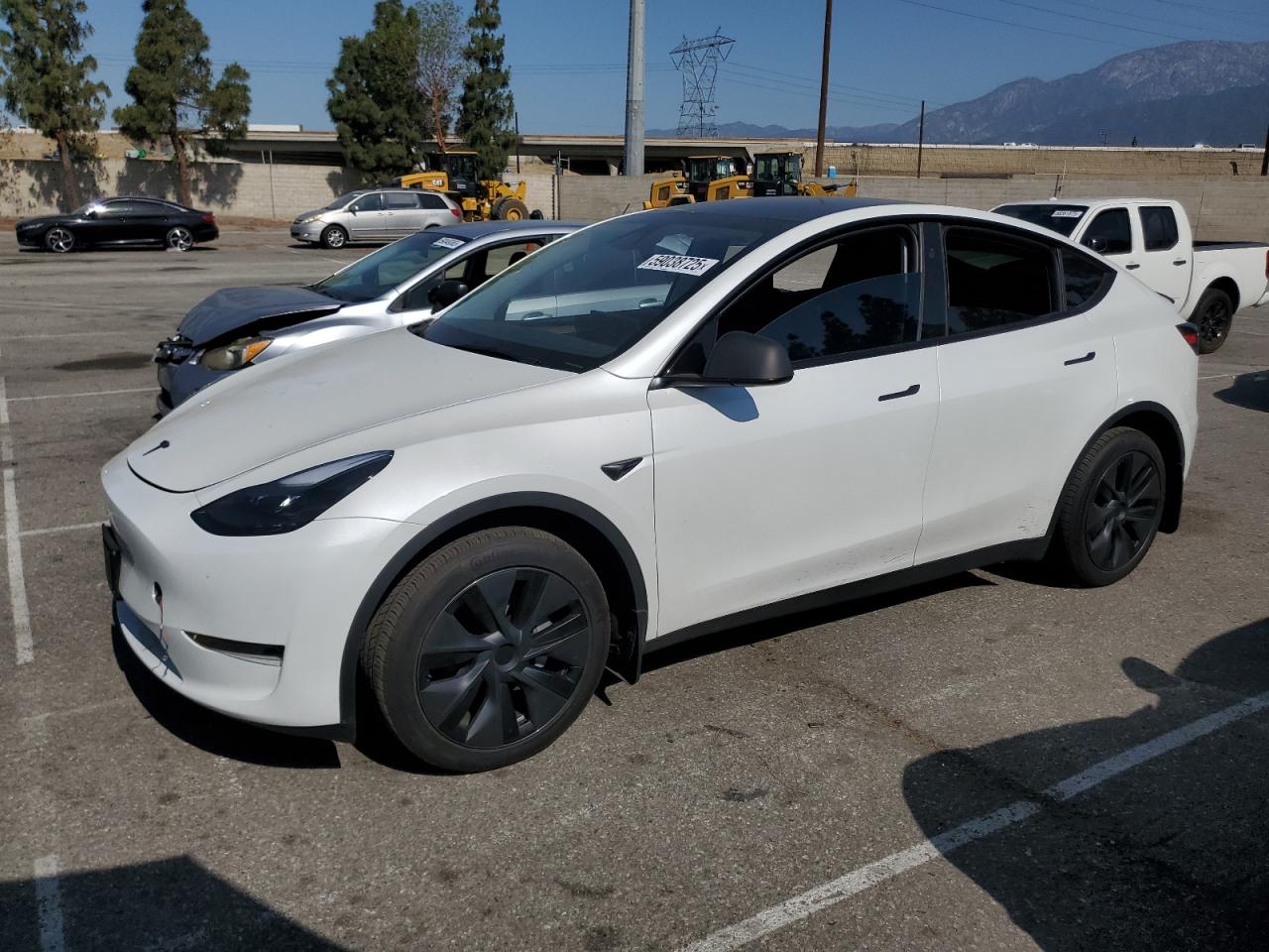 TESLA Model Y 2024