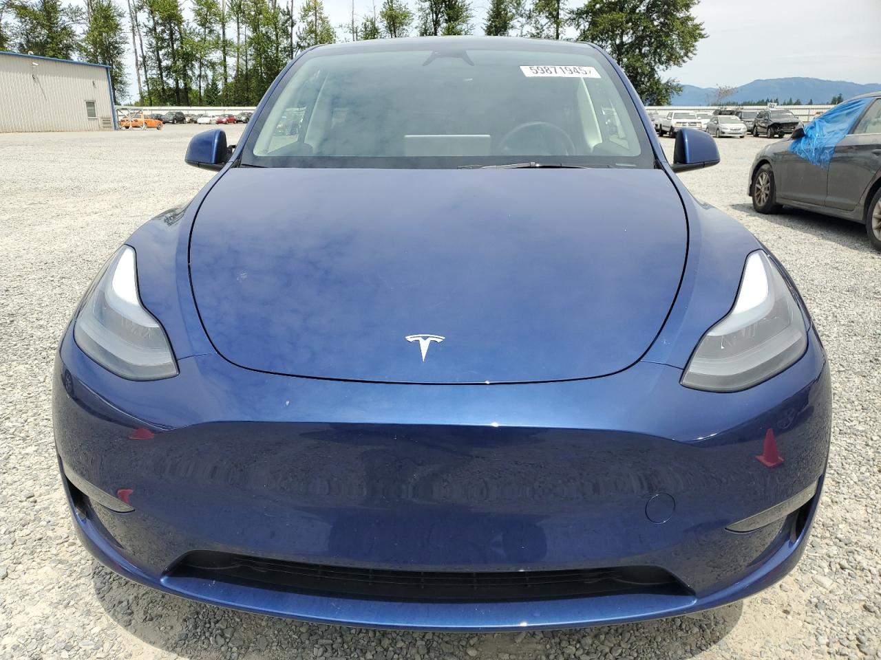 TESLA Model Y 2025