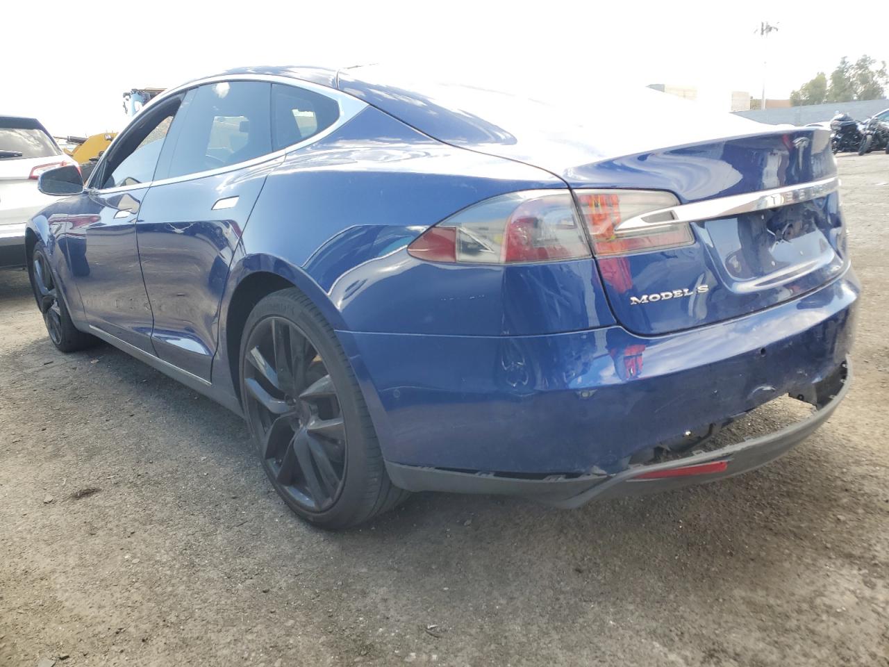 TESLA Model S 2015