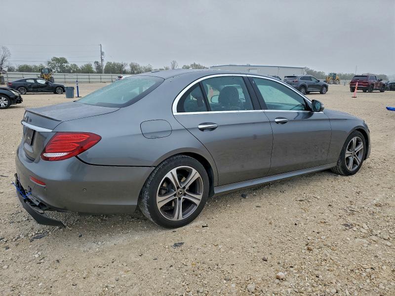 MERCEDES-BENZ E 300 2018