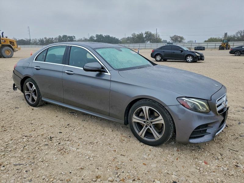 MERCEDES-BENZ E 300 2018