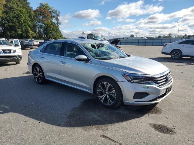 VOLKSWAGEN PASSAT 2020