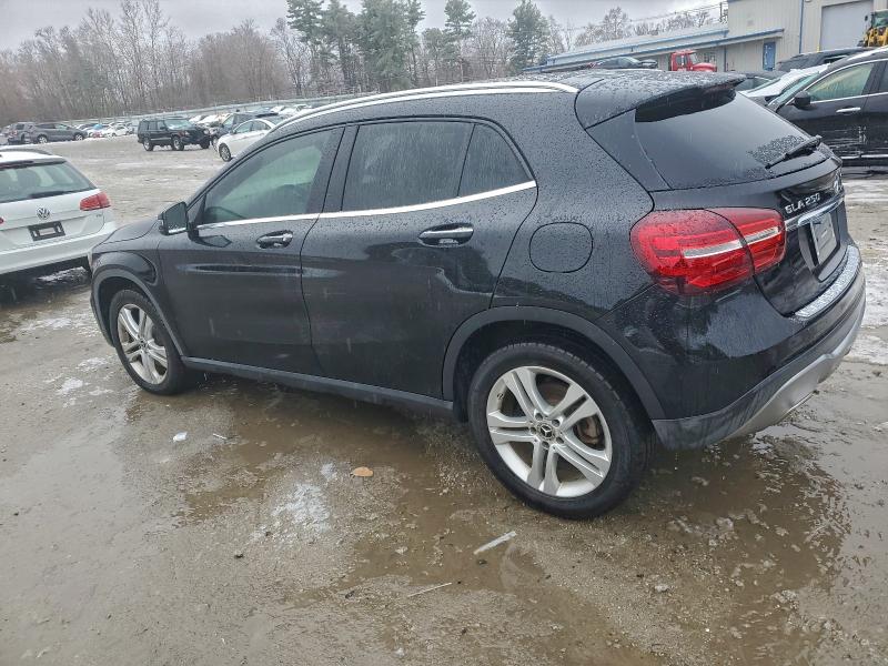 MERCEDES-BENZ GLA 250 2019