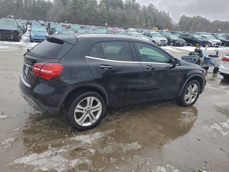 MERCEDES-BENZ GLA 250 2019