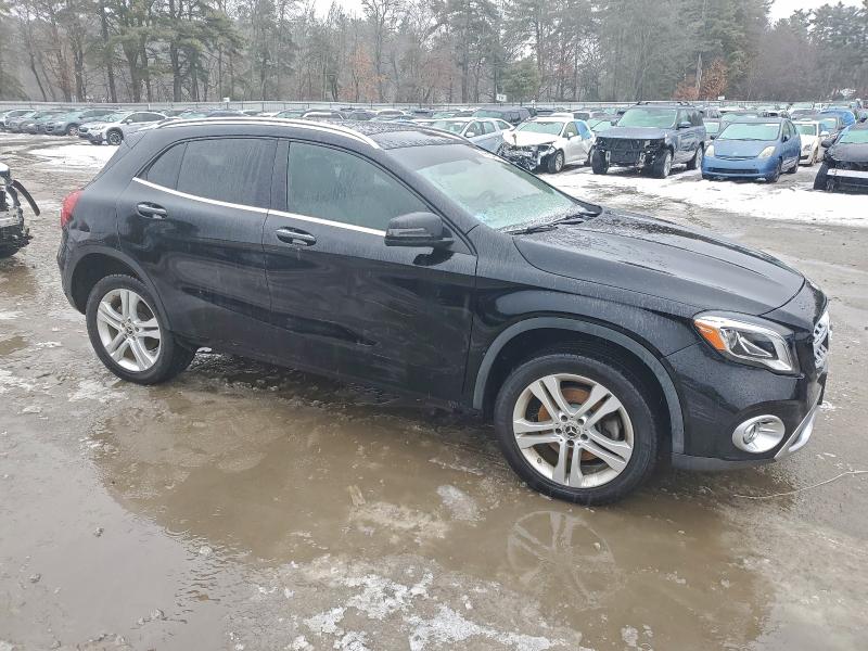 MERCEDES-BENZ GLA 250 2019