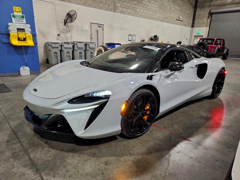 MCLAREN Automotive Artura 2025