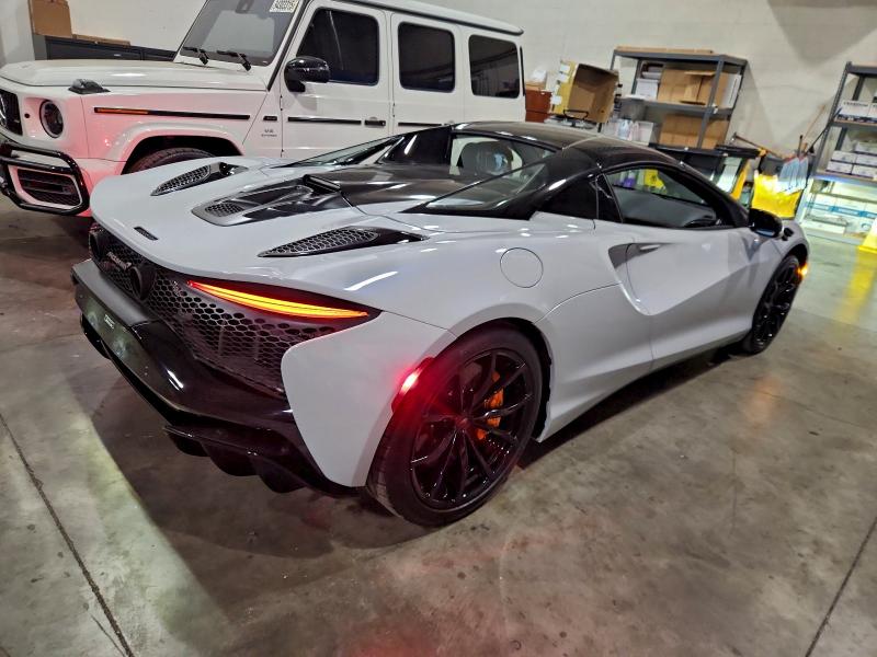 MCLAREN Automotive Artura 2025
