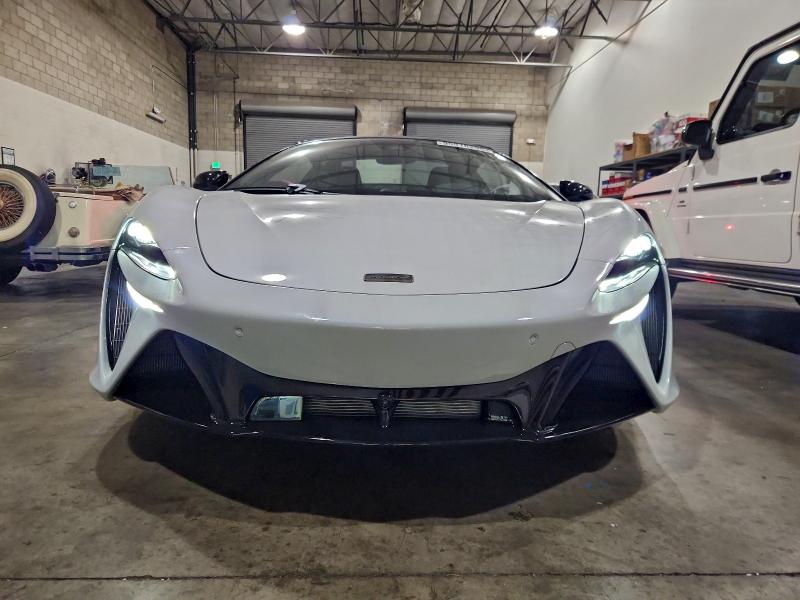 MCLAREN Automotive Artura 2025