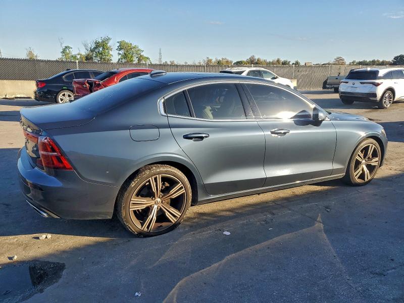 VOLVO S60 2019