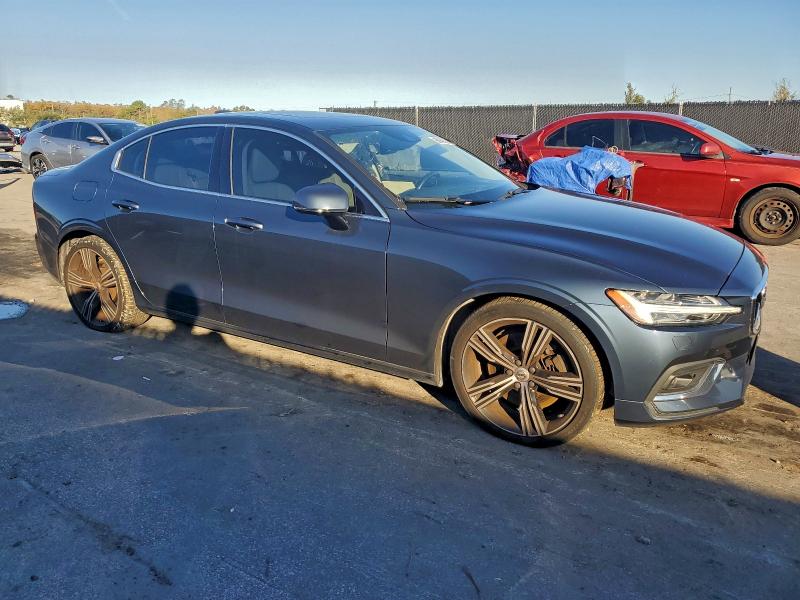 VOLVO S60 2019