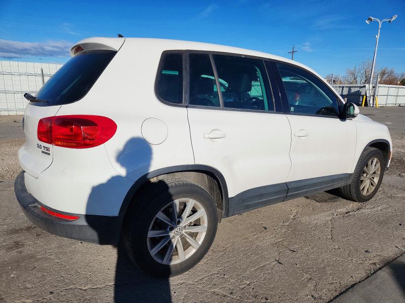 VOLKSWAGEN Tiguan S 2014