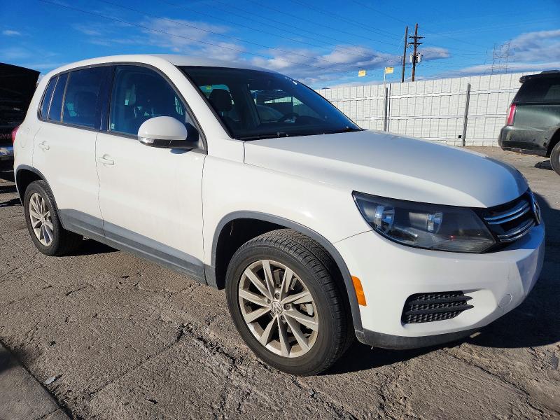 VOLKSWAGEN Tiguan S 2014
