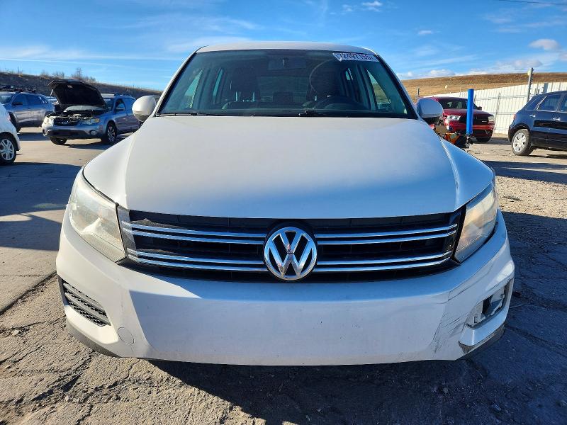 VOLKSWAGEN Tiguan S 2014