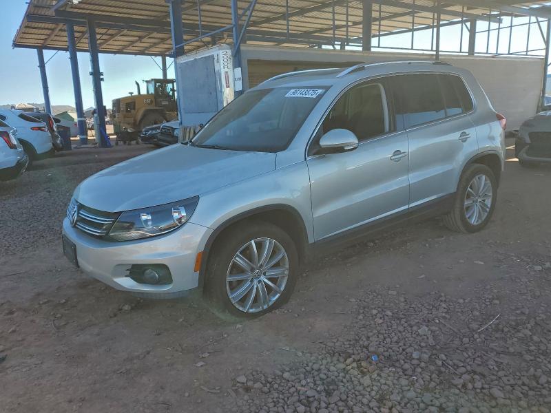 VOLKSWAGEN Tiguan S 2014