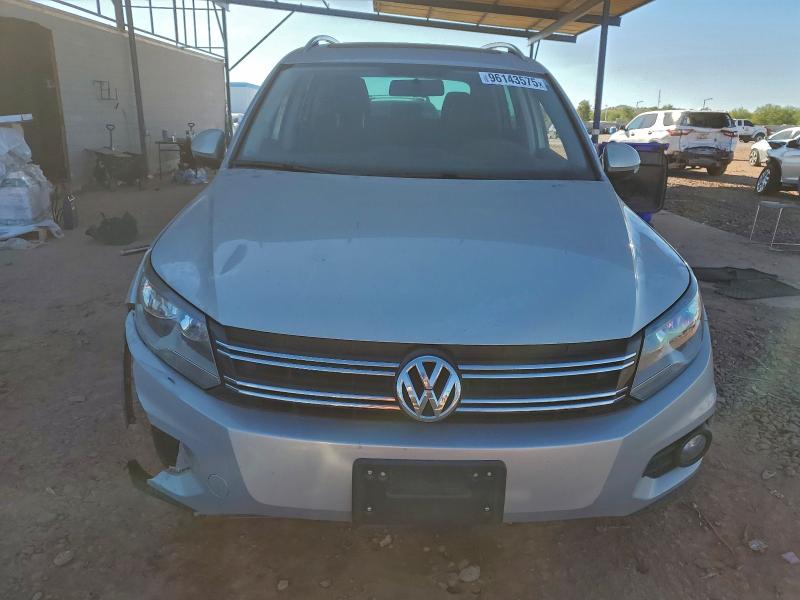 VOLKSWAGEN Tiguan S 2014