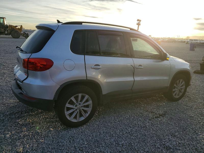 VOLKSWAGEN Tiguan S 2017