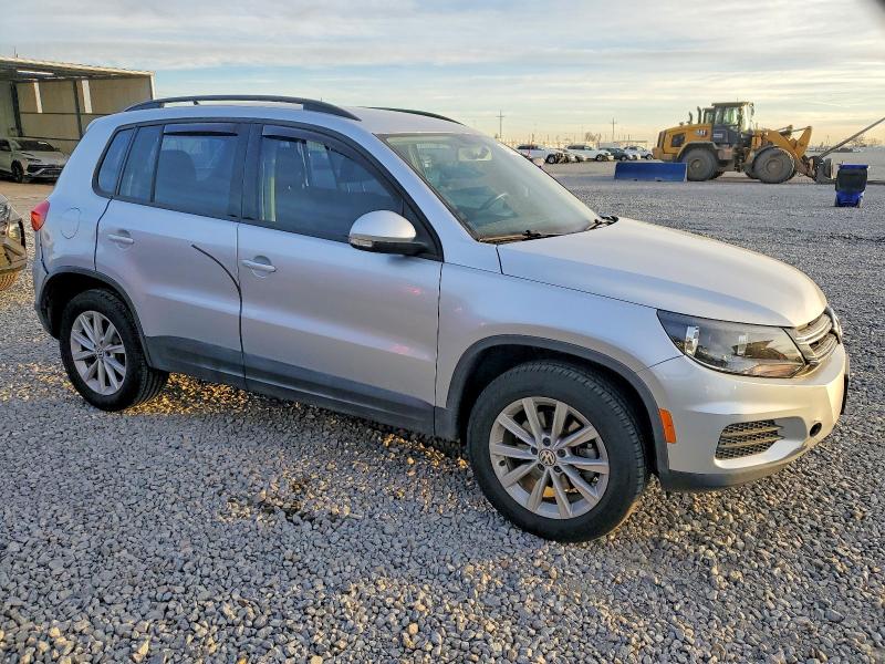 VOLKSWAGEN Tiguan S 2017