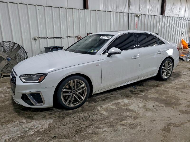 AUDI A4 2022