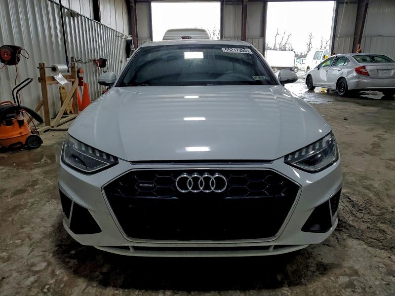 AUDI A4 2022