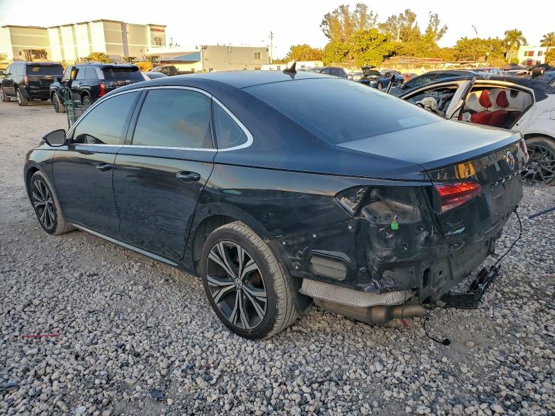 VOLKSWAGEN Passat 2022