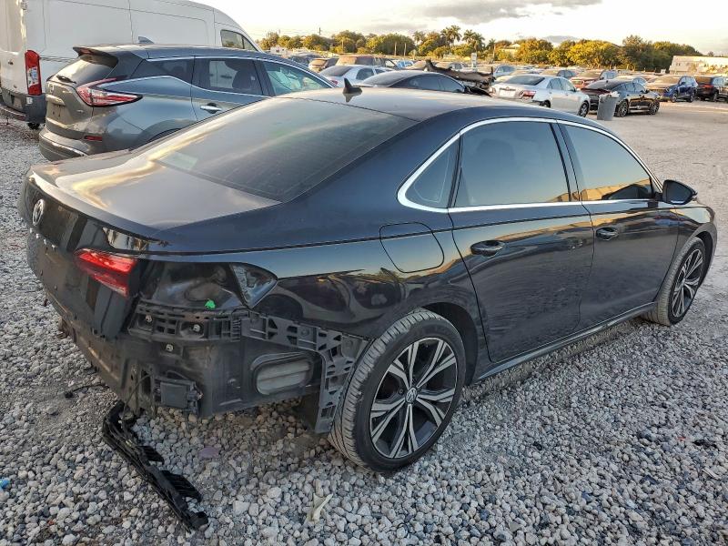 VOLKSWAGEN Passat 2022
