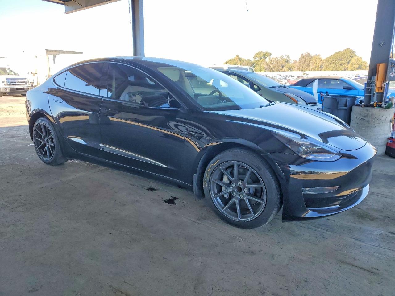 TESLA MODEL 3 2023