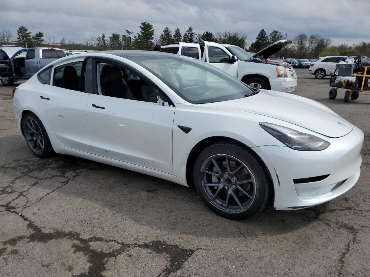 TESLA MODEL 3 2023