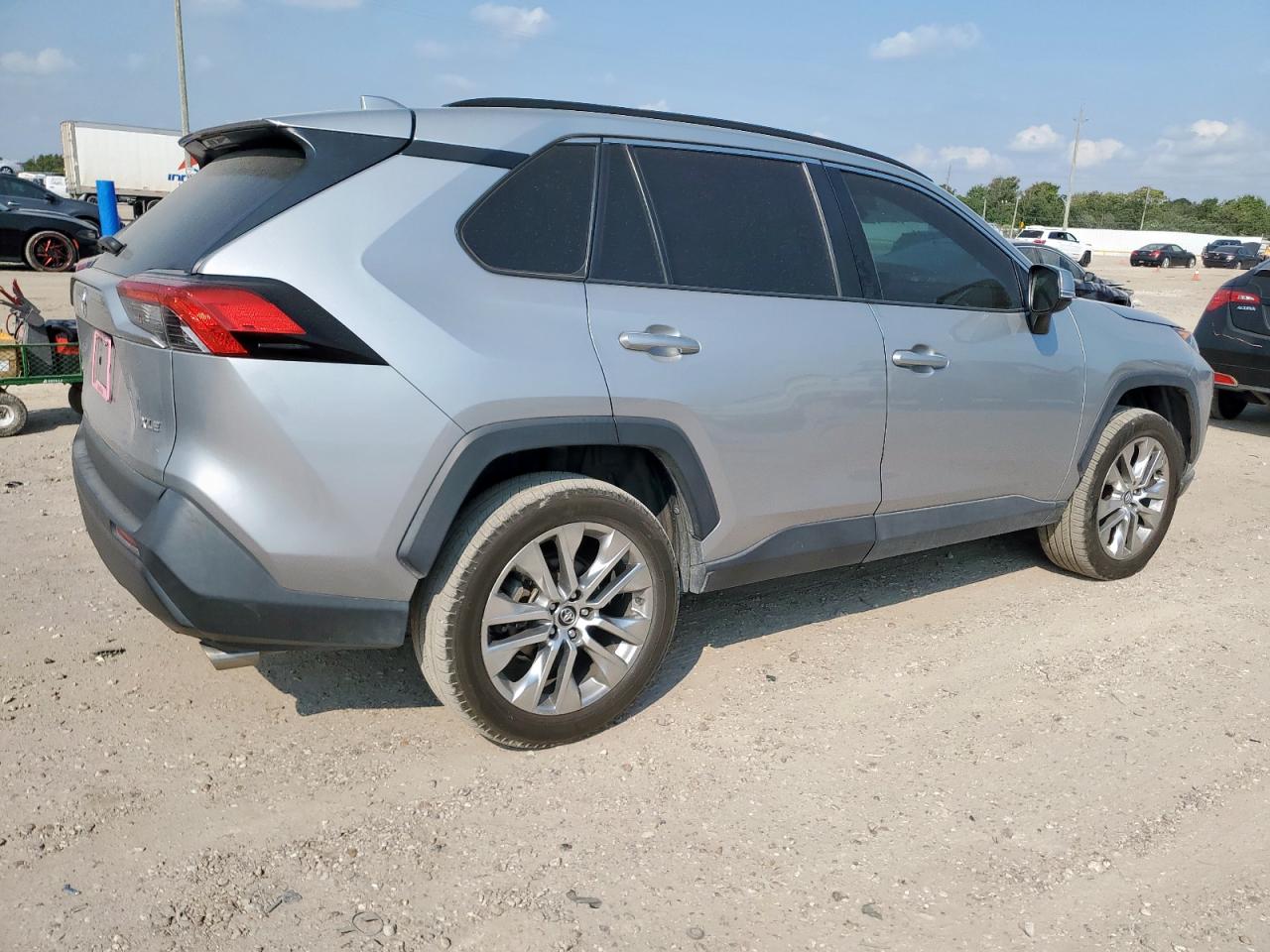 TOYOTA RAV4 XLE PREMIUM 2021