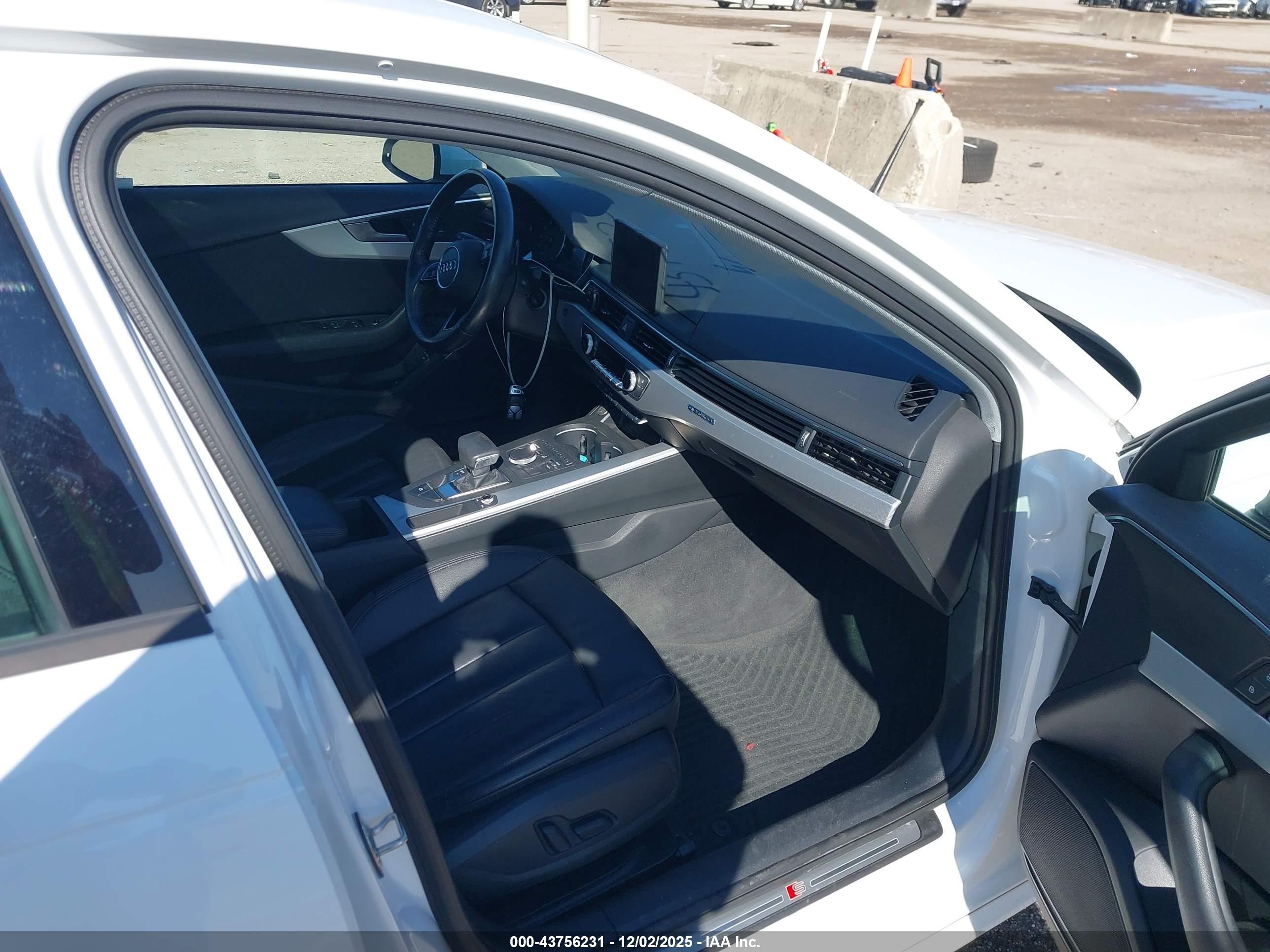 AUDI A4 2.0T PREMIUM/2.0T TECH PREMIUM 2018