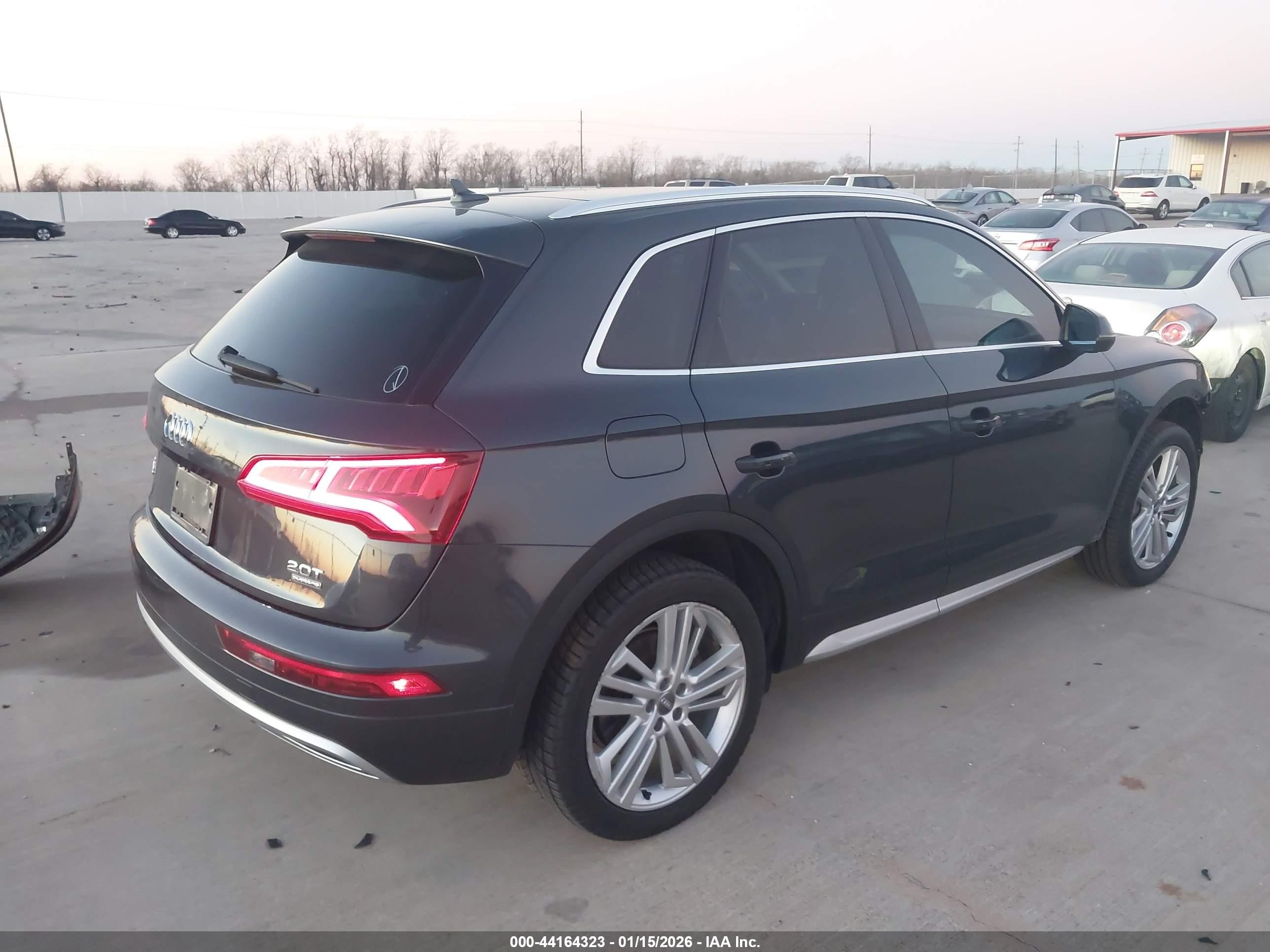 AUDI Q5 2.0T PREMIUM/2.0T TECH PREMIUM 2018