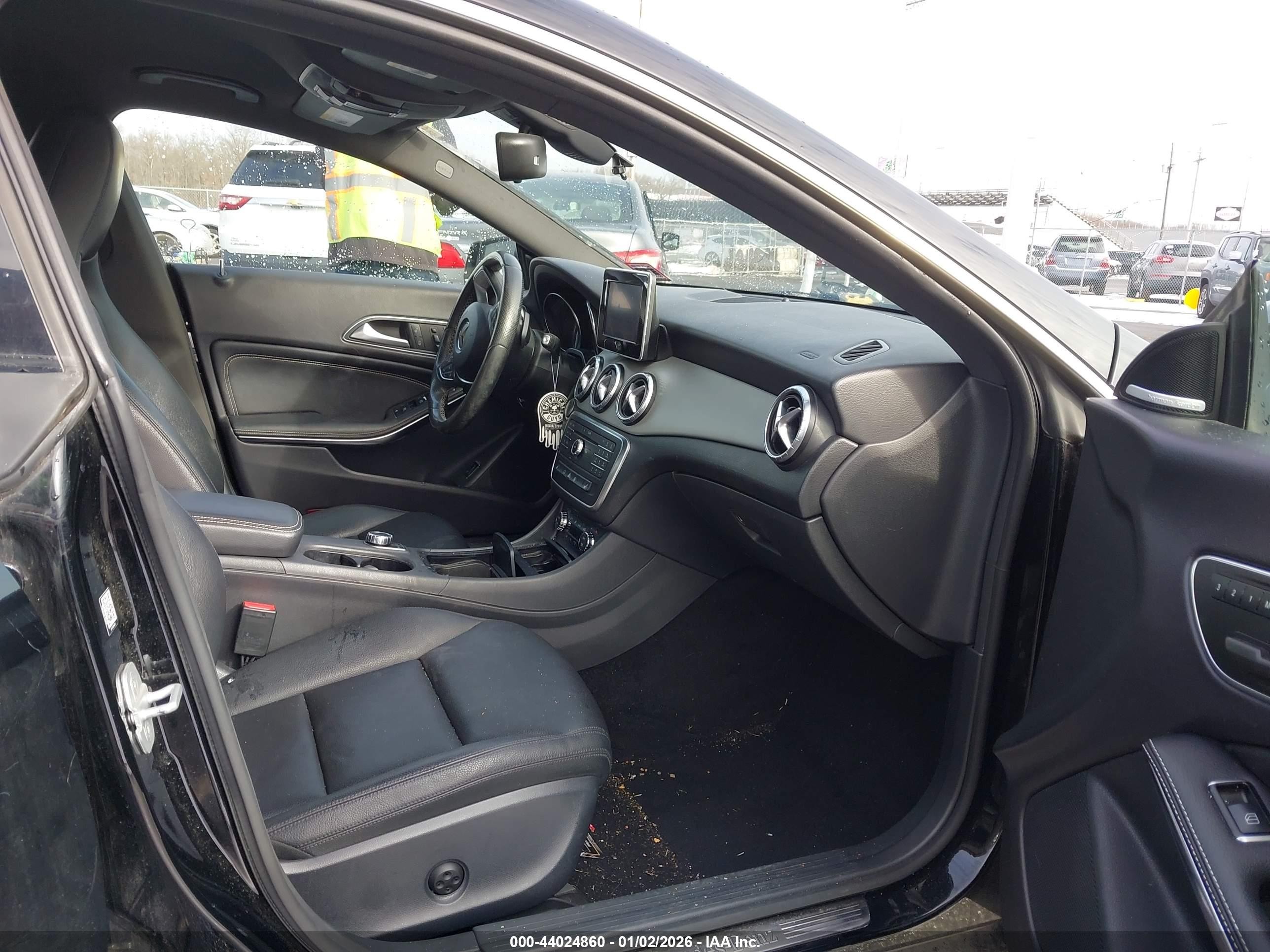 MERCEDES-BENZ CLA 250 4MATIC 2015