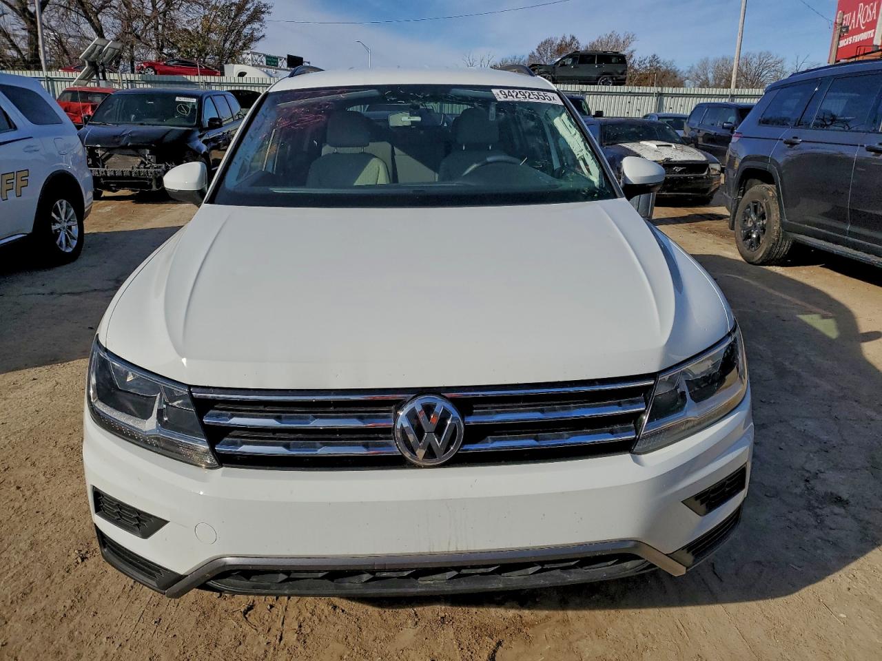 VOLKSWAGEN TIGUAN S 2021