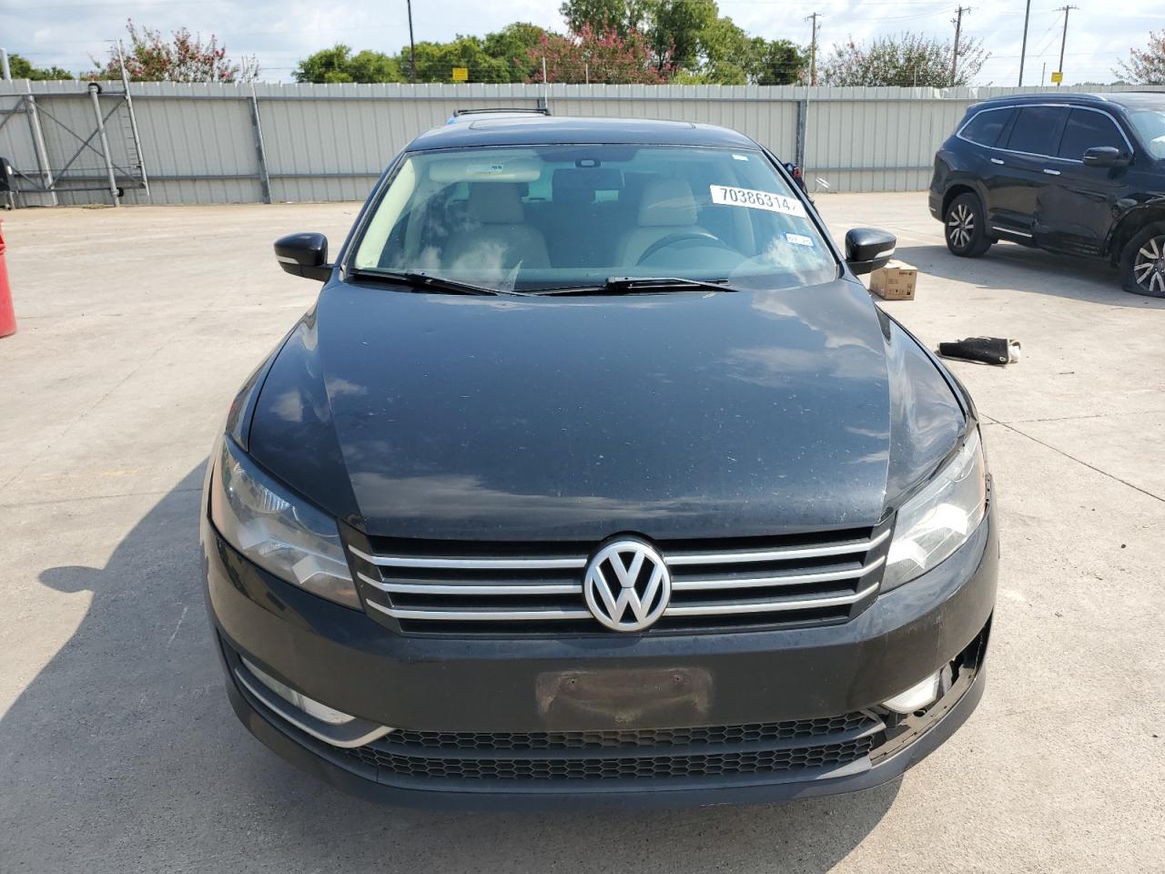 VOLKSWAGEN PASSAT SE 2015