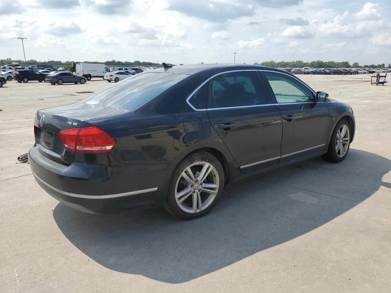 VOLKSWAGEN PASSAT SE 2015