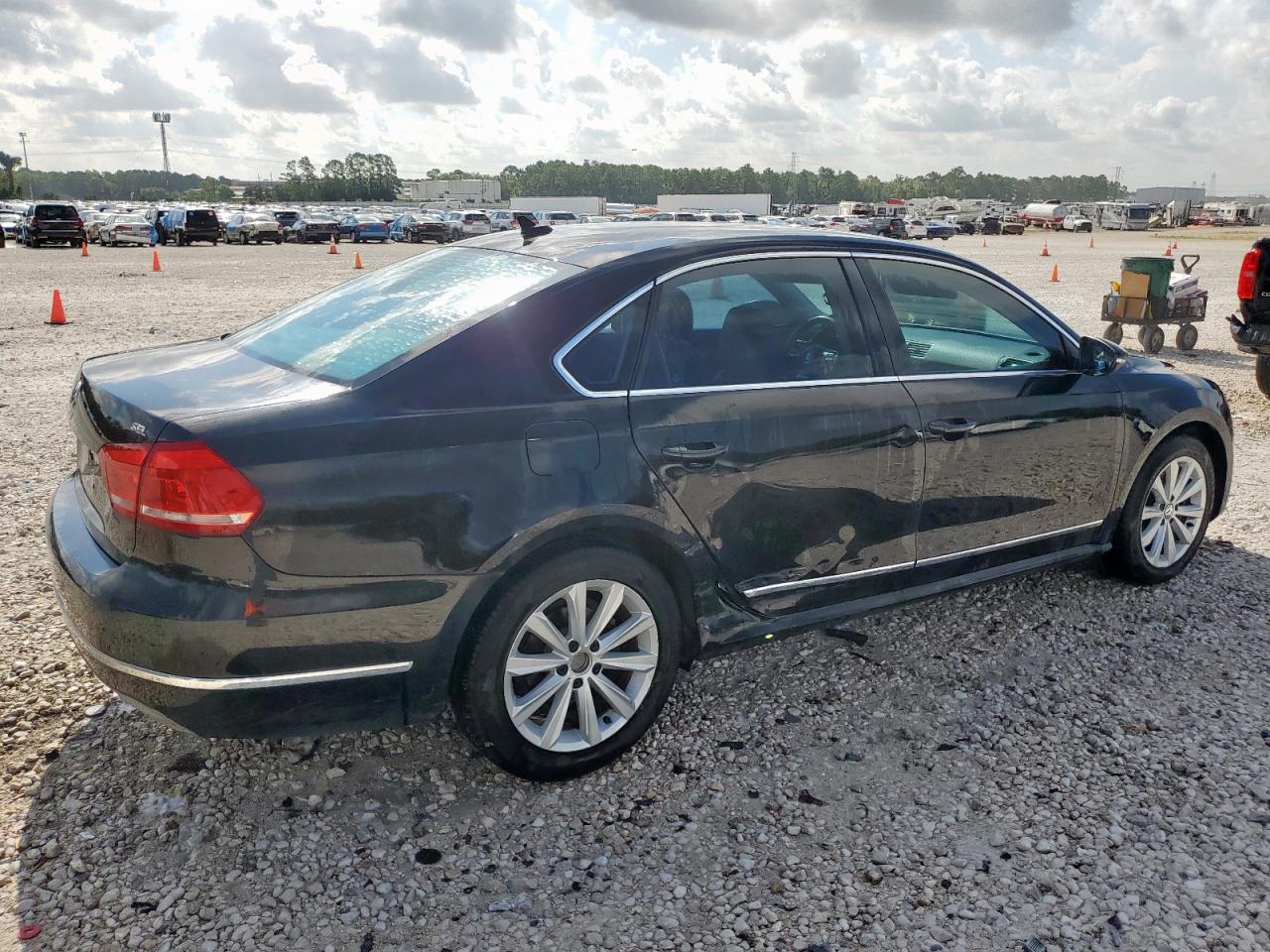 VOLKSWAGEN PASSAT SEL 2012
