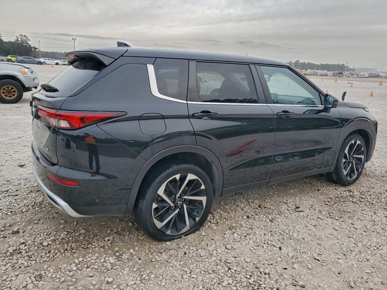 MITSUBISHI OUTLANDER SE 2024