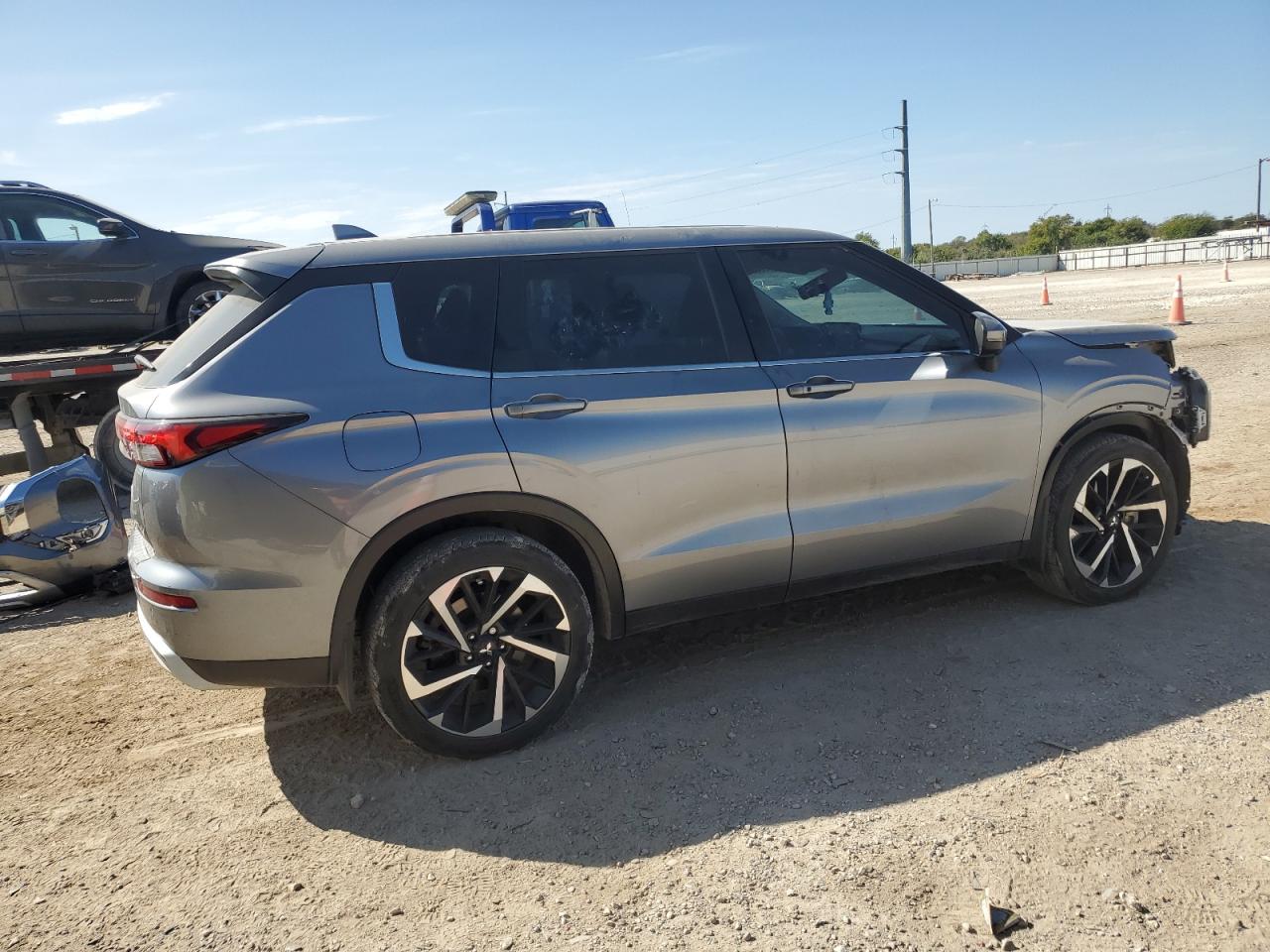 MITSUBISHI OUTLANDER SE 2023