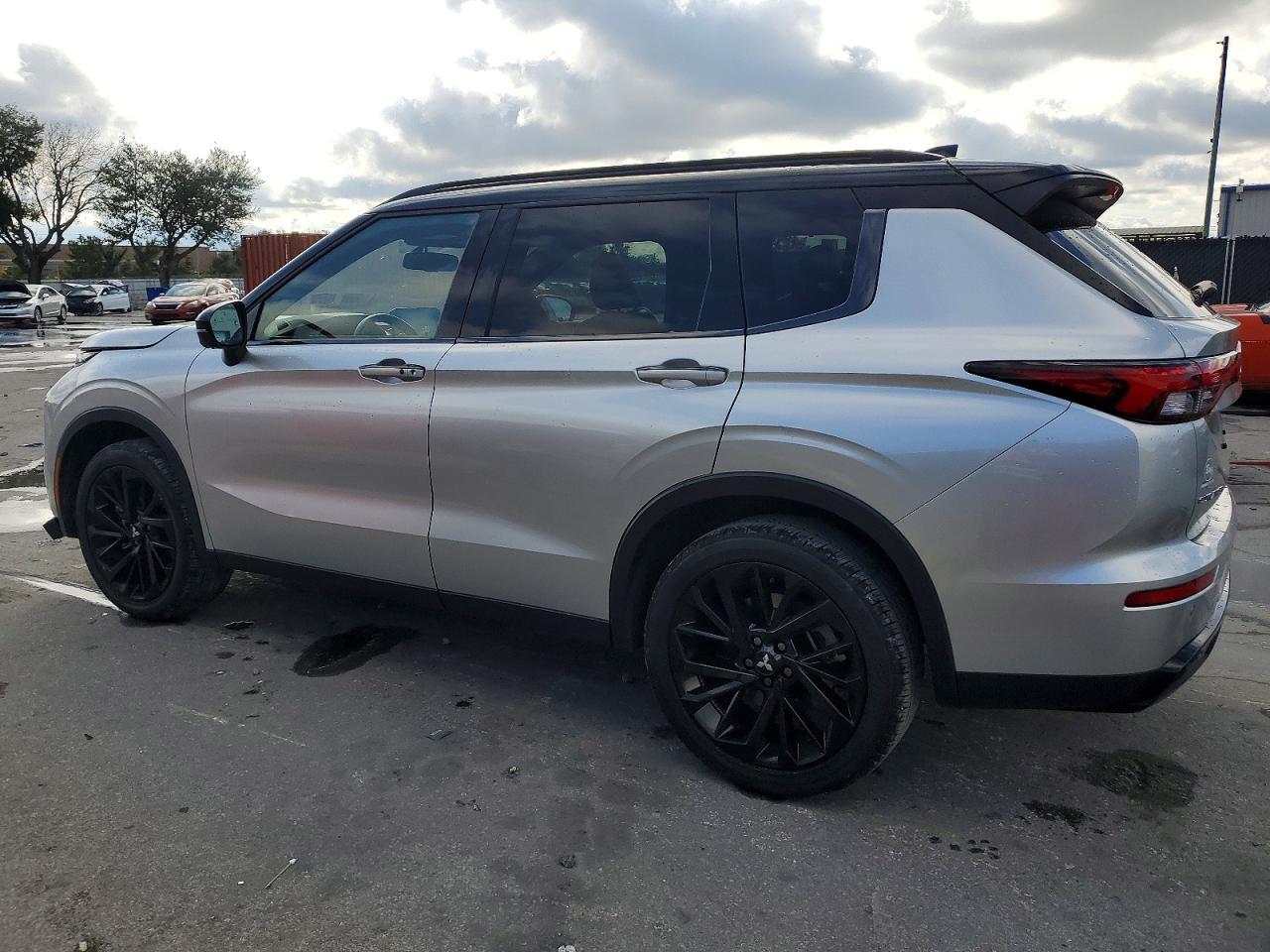 MITSUBISHI OUTLANDER SEL 2024