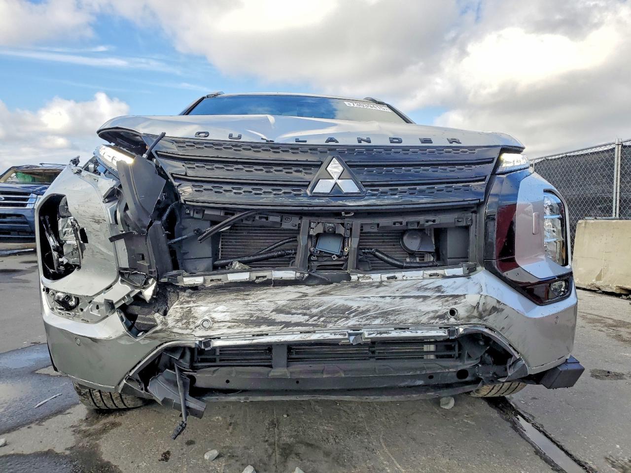 MITSUBISHI OUTLANDER SEL 2024