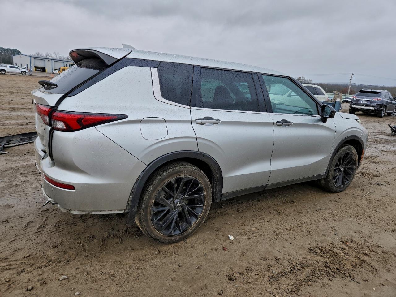 MITSUBISHI OUTLANDER SE 2023