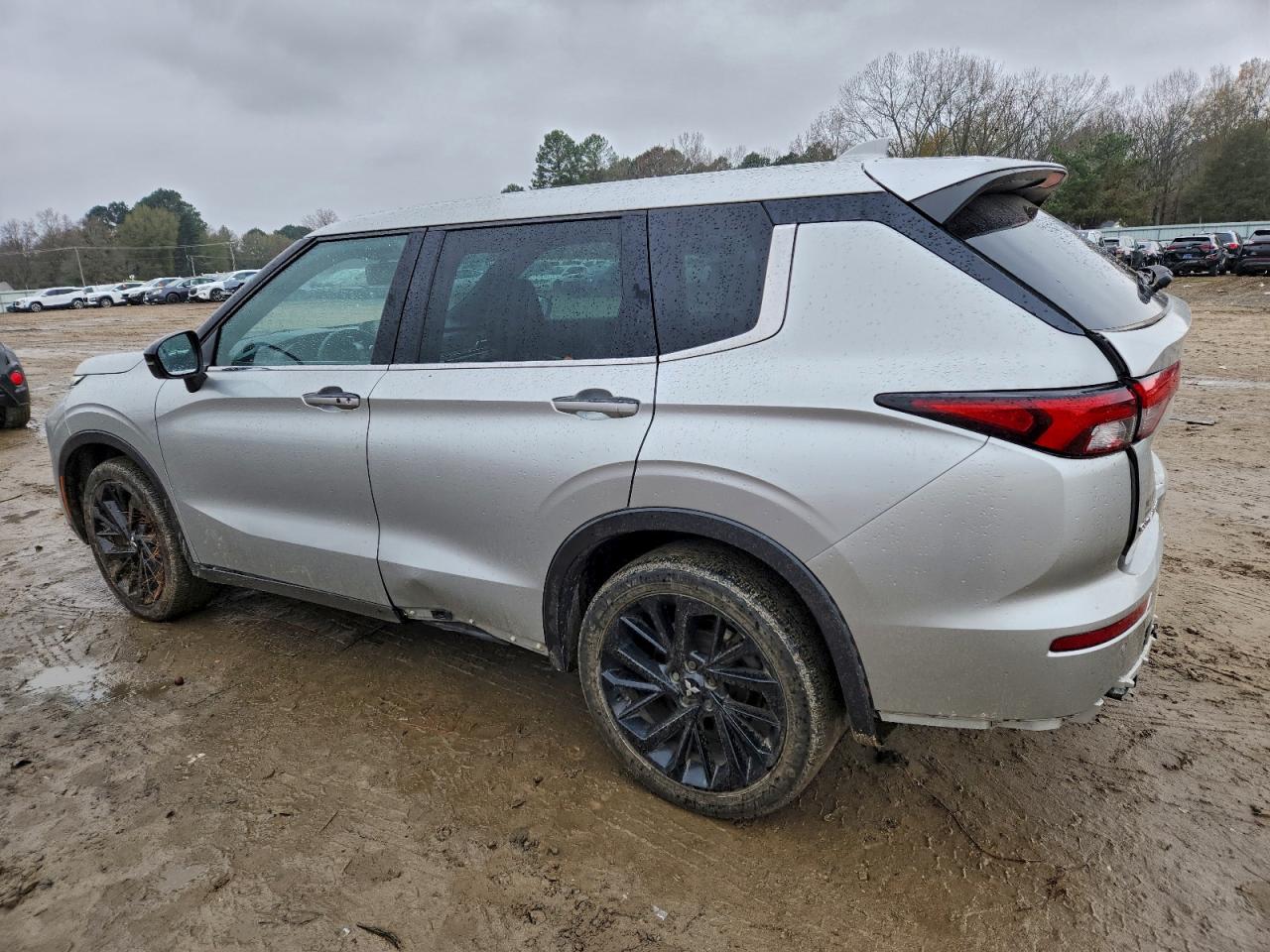 MITSUBISHI OUTLANDER SE 2023