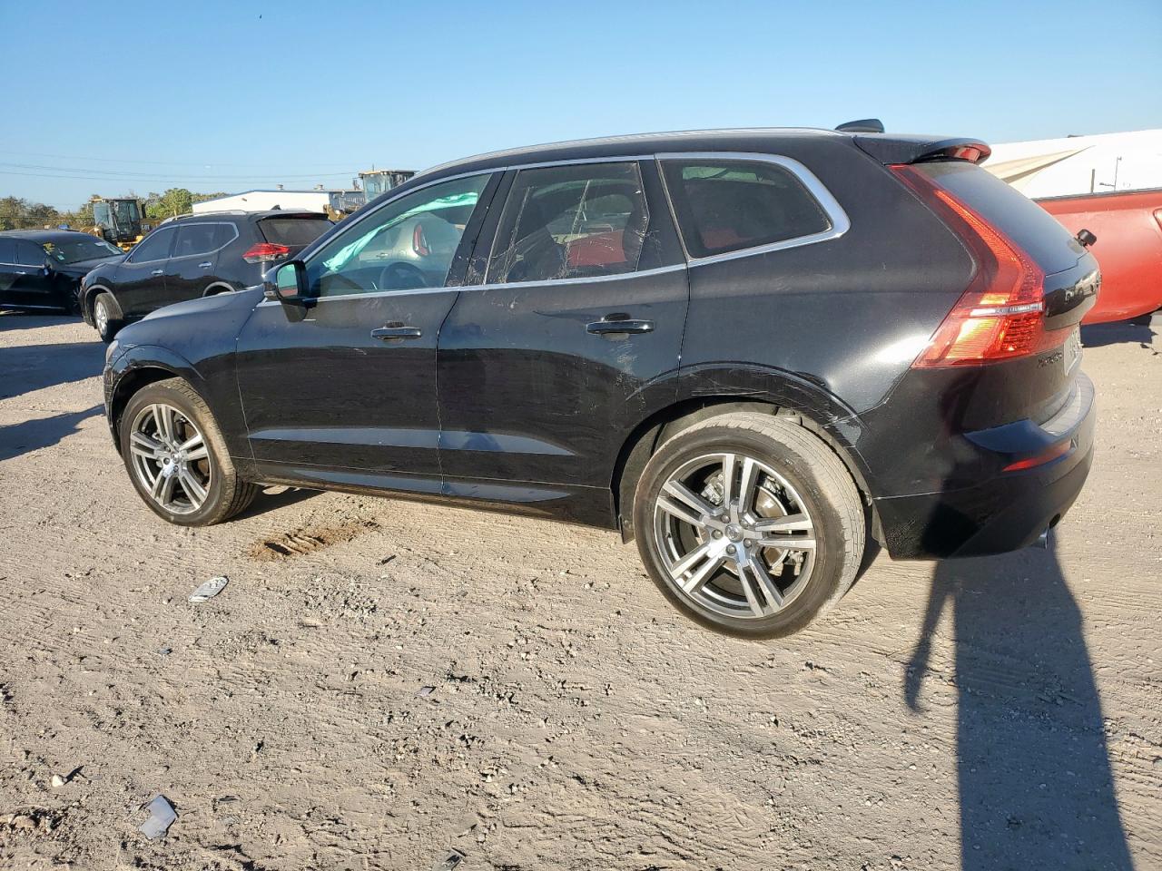 VOLVO XC60 T5 MOMENTUM 2021