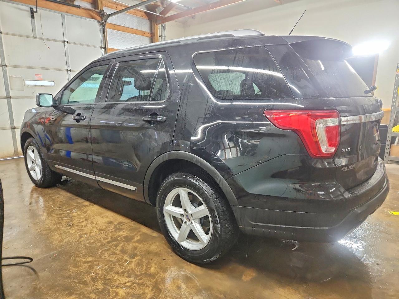 FORD EXPLORER XLT 2019