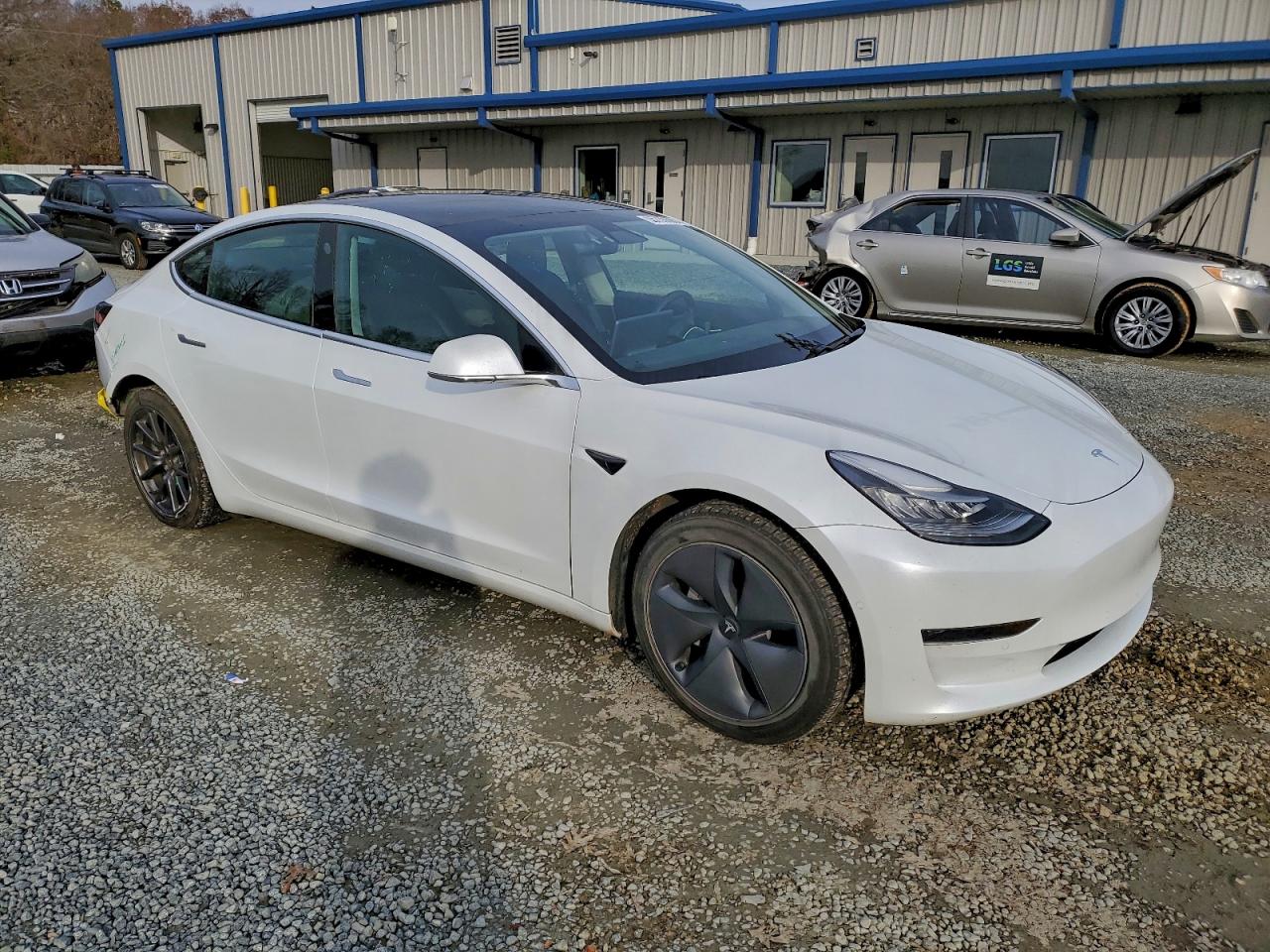 TESLA MODEL 3 2020