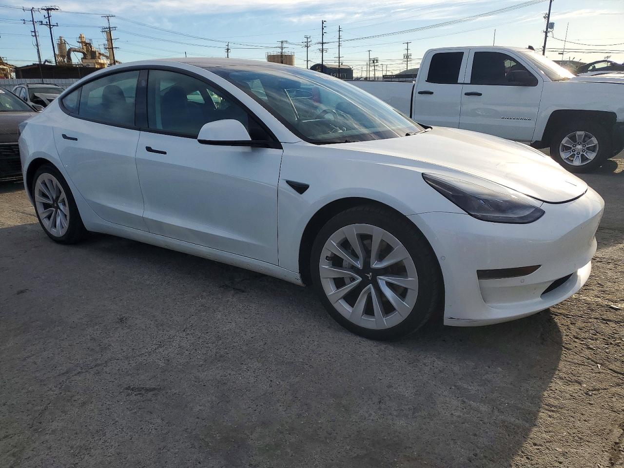 TESLA MODEL 3 2021