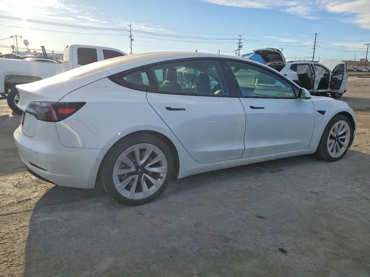TESLA MODEL 3 2021