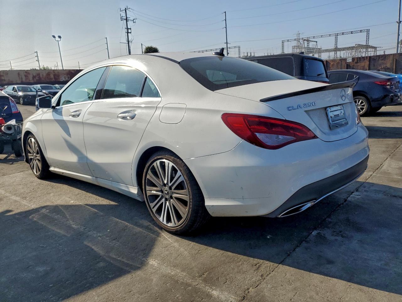 MERCEDES-BENZ CLA 250 2019